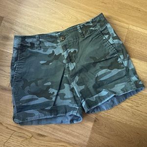 GAP camo shorts, 5” inseam